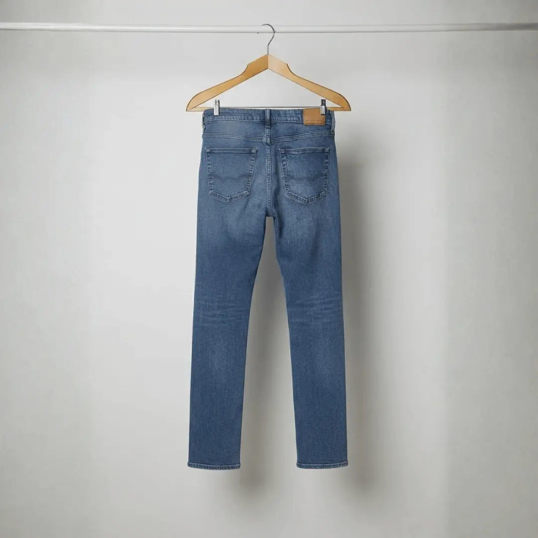 AE 19 Jean